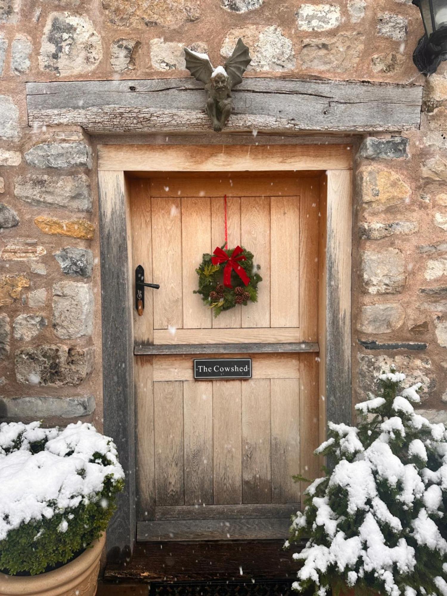 The Cowshed Bed & Breakfast คลางกอซเลน ภายนอก รูปภาพ